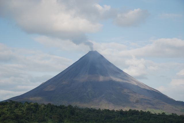 Arenal Volcano Costa Rica - Hotels, Tours, Transport